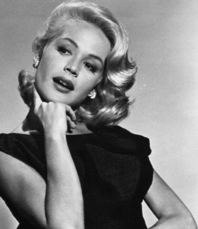 Sandra dee
